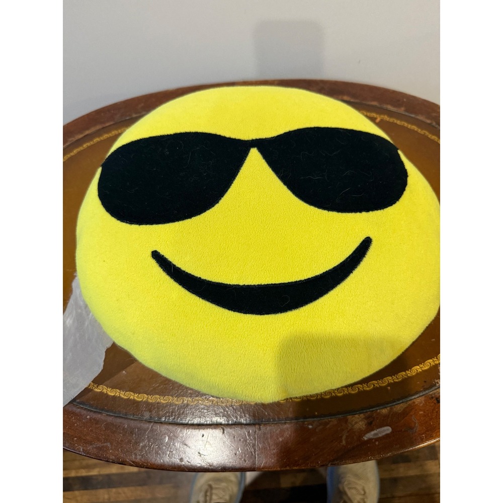 Unbranded Emoji Plush Pillow Kids One Size Yellow Excellent Sunglasses Cool Face